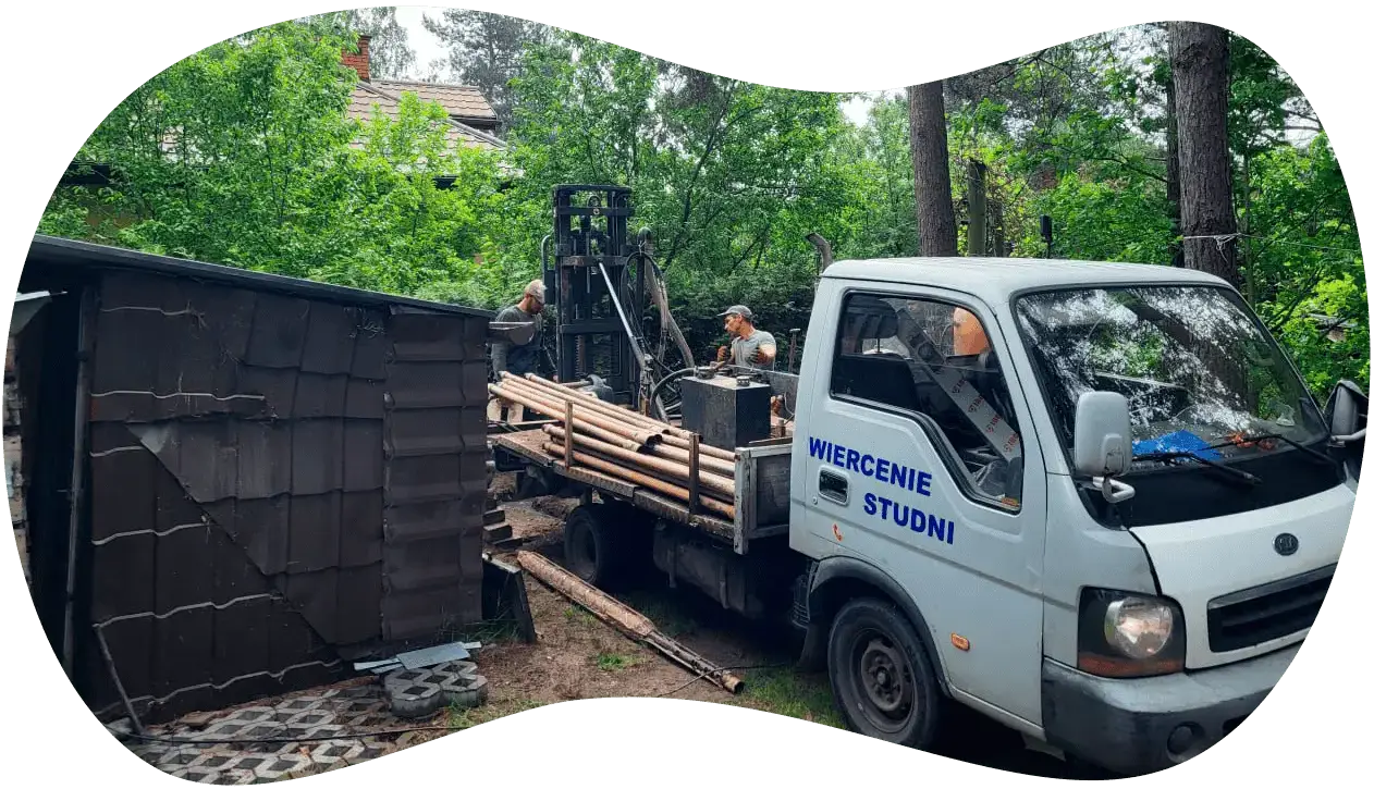 Wiercenie studni - auto z ekwipunkiem